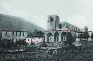Aquino. La cartiera Pelagalli e la chiesa della Madonna della Libera in una foto anteguerra (ACJ).