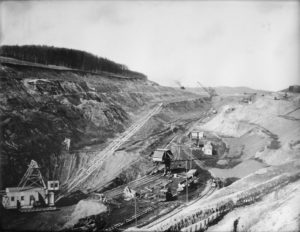 Lavoro di estrazione alla miniera di ferro di Watenstedt - Salzgitter.